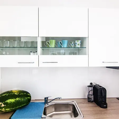 Atrium Blue Apartment *