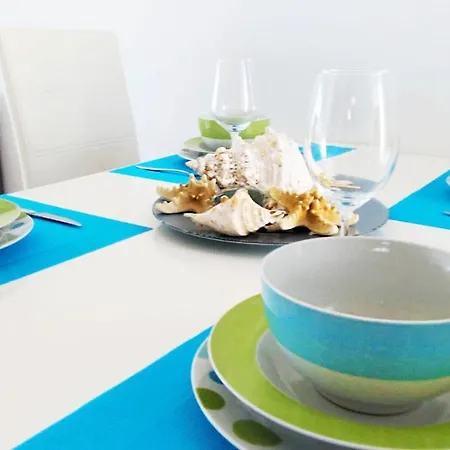 Atrium Blue Apartment *