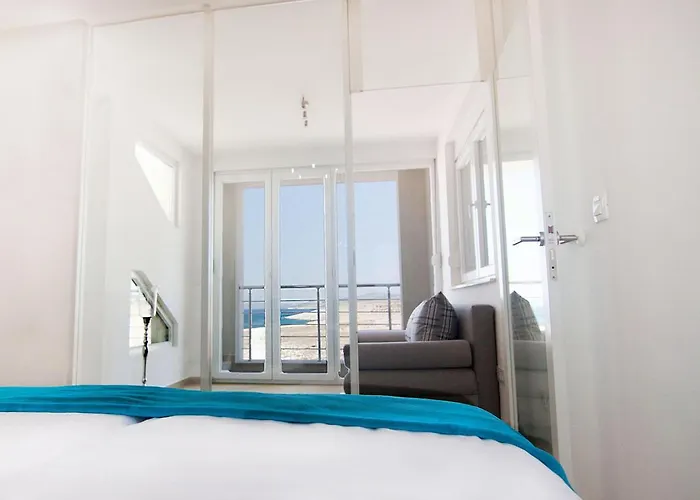Atrium Blue Apartment *
