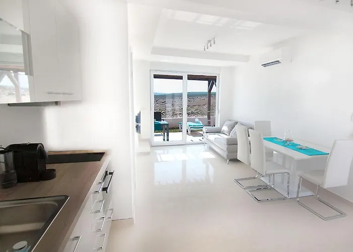 Atrium Blue Apartment