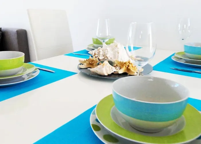 Atrium Blue アパート *